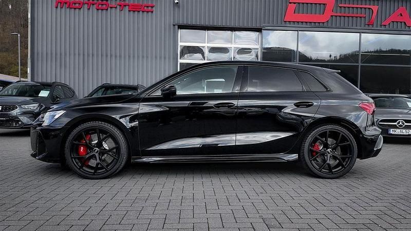 Neu Audi RS3 Advanced 400 PS (294 kW) 2026 Mythosschwarz Limousine