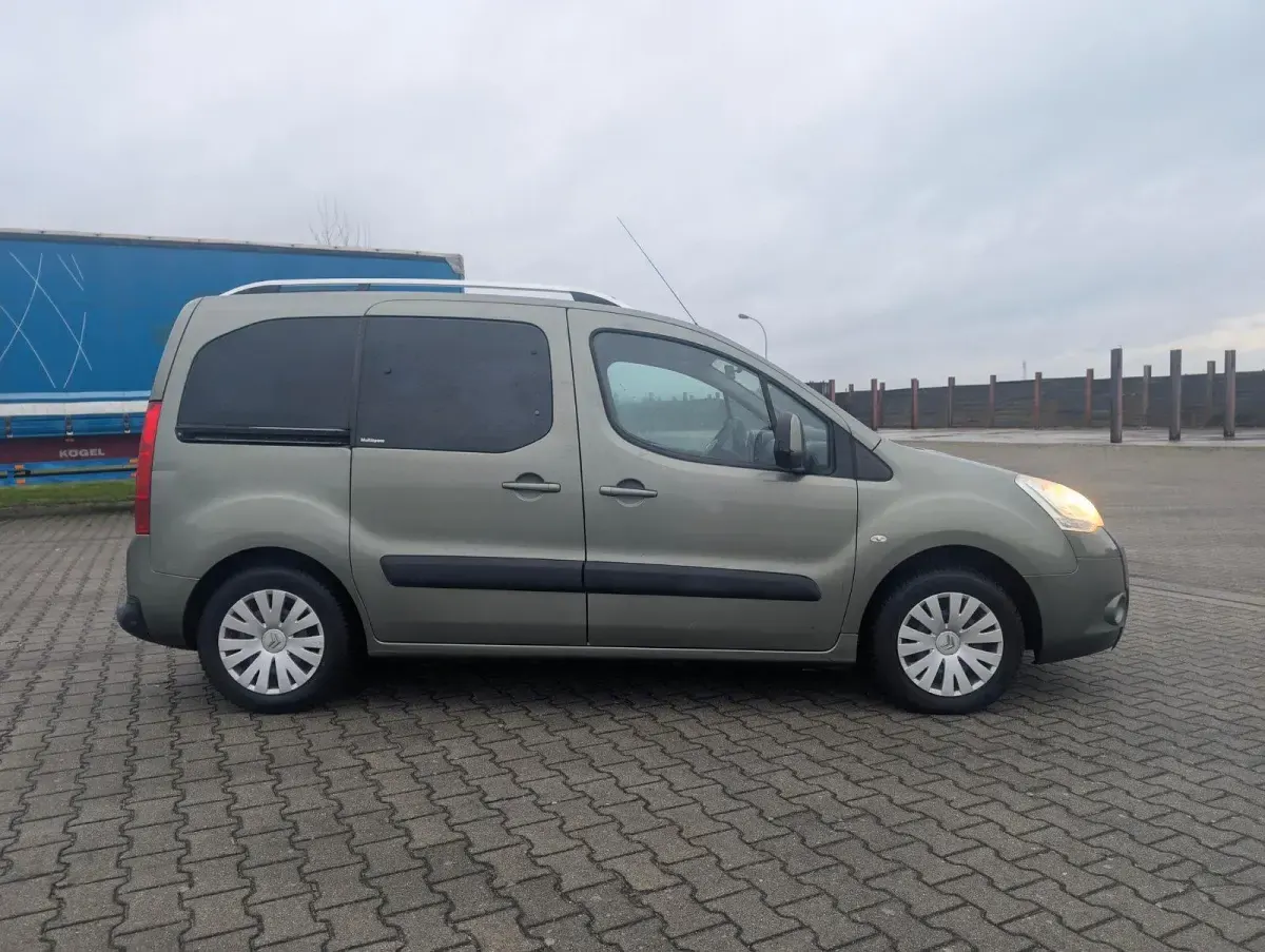 Gebraucht Citroën Berlingo 109 PS (80 kW) 2008 Grün Van / Kleinbus