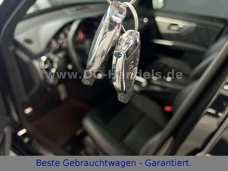 Obsidianschwarz (metallic) Gebraucht 2012 Mercedes GLK220 SUV | 20.990 € (Teuer) - Bild 1/4