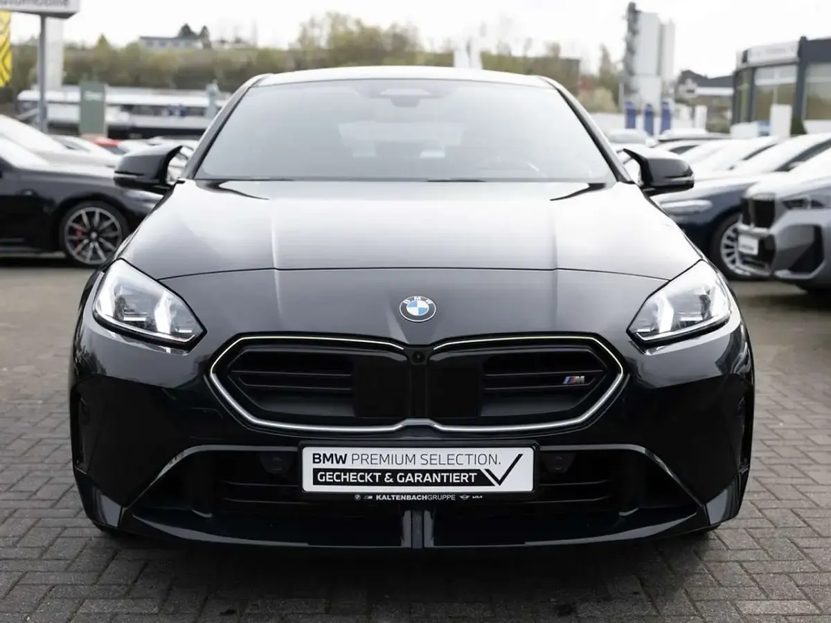 Gebraucht BMW 135 Performance 300 PS (220 kW) 2025 Schwarz Kleinwagen