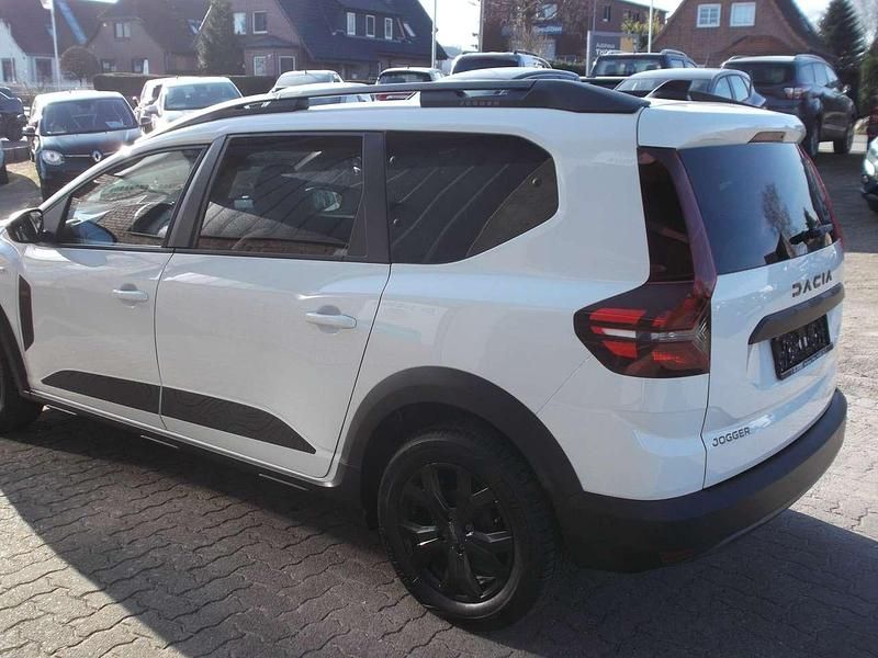Gebraucht Dacia Jogger Extreme 110 PS (80 kW) 2024 Gletscherweiss Van / Kleinbus