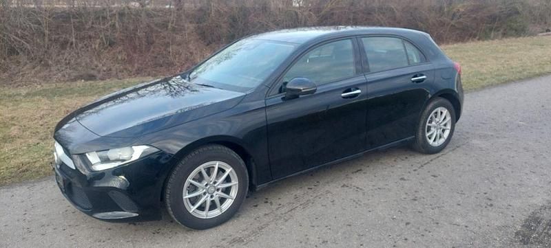 Gebraucht Mercedes A200 163 PS (119 kW) 2023 Schwarz Limousine