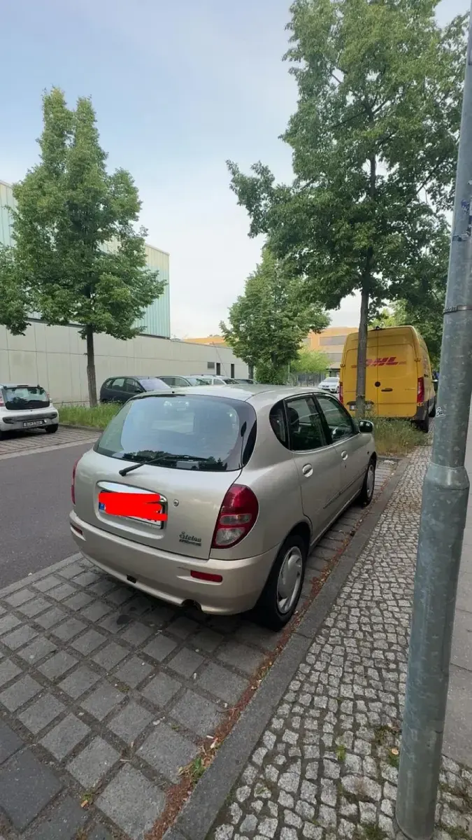 Gebraucht Daihatsu Sirion 56 PS (41 kW) 2000 Silber Kleinwagen