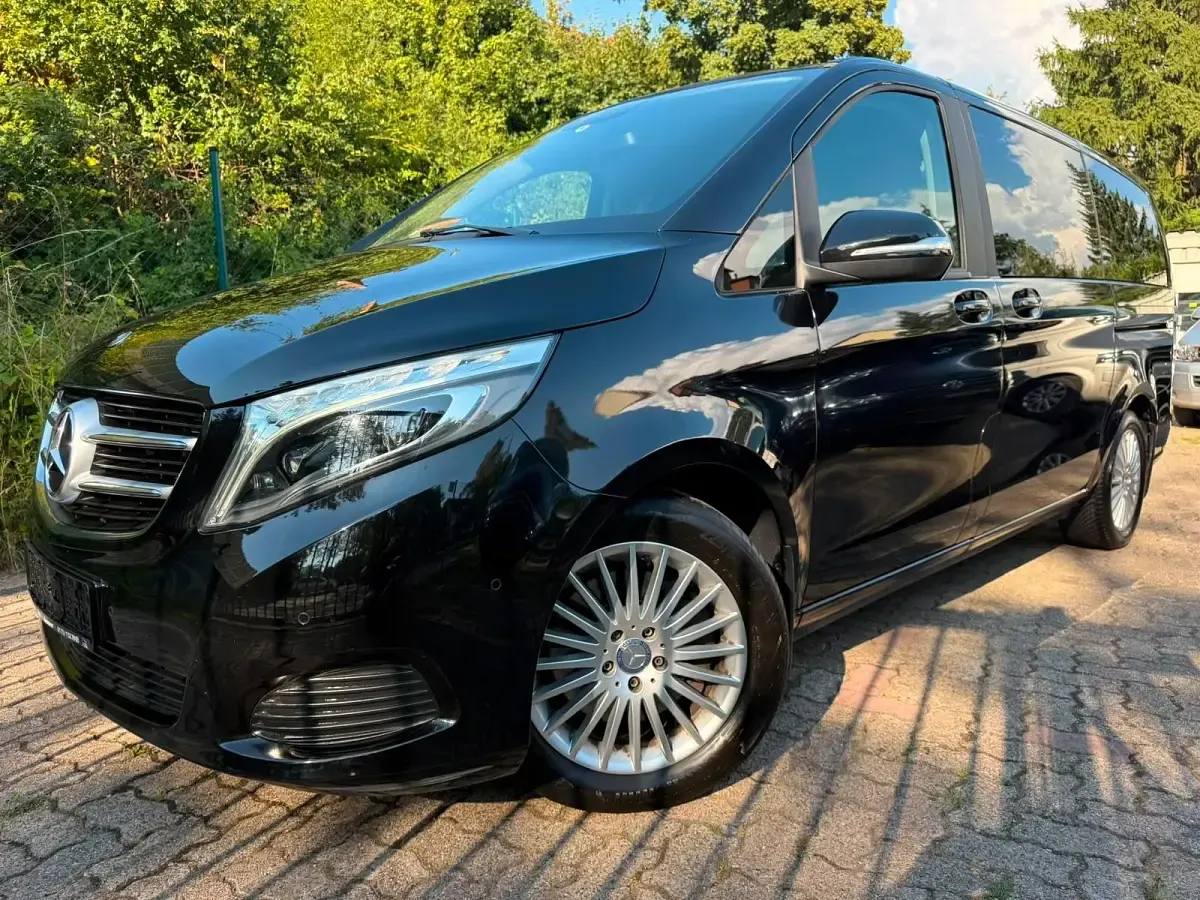 Gebraucht Mercedes V220 Edition 163 PS (119 kW) 2015 Schwarz Van / Kleinbus