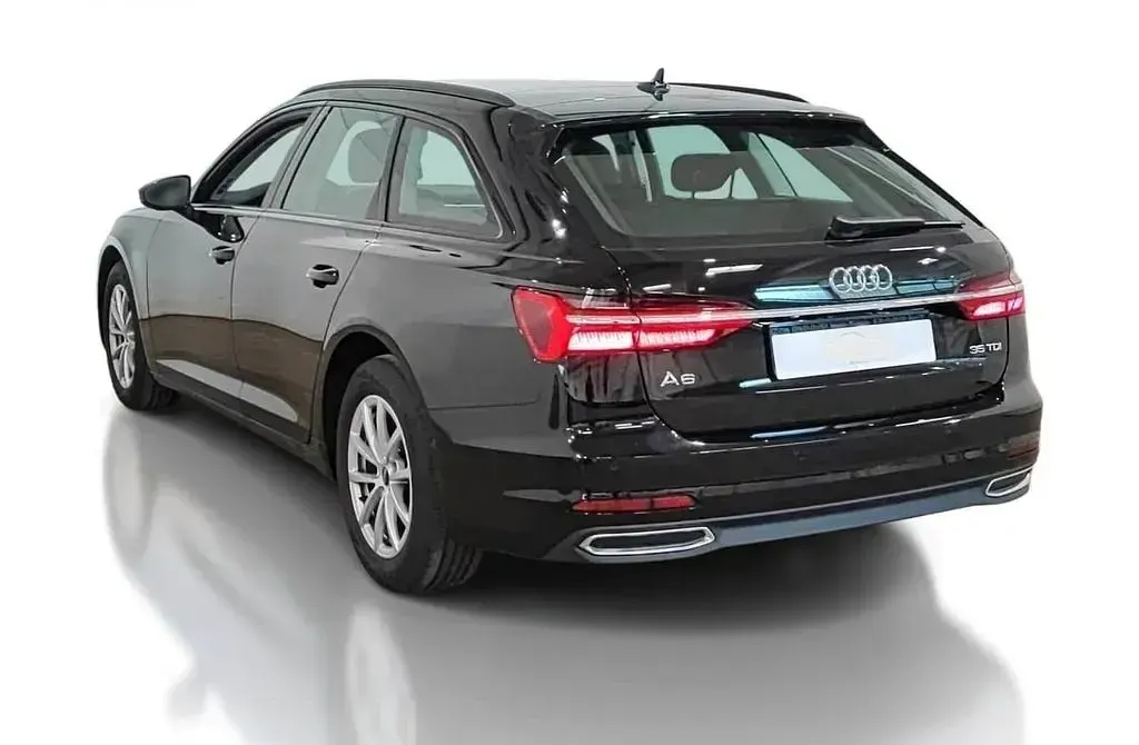 Gebraucht Audi A6 Ambiente 163 PS (119 kW) 2023 Schwarz Limousine