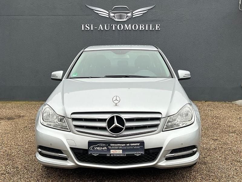 Gebraucht Mercedes C180 156 PS (114 kW) 2011 Iridiumsilber Limousine