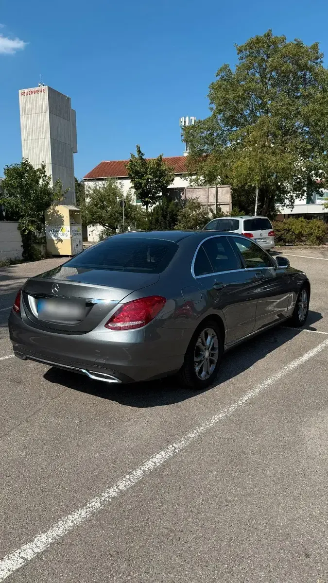 Gebraucht Mercedes C180 160 PS (117 kW) 2016 Silber Limousine
