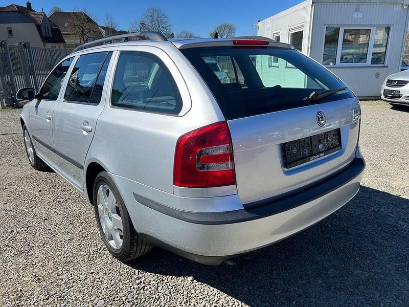 Gebraucht Skoda Octavia Ambiente 105 PS (77 kW) 2008 Silber Kombi
