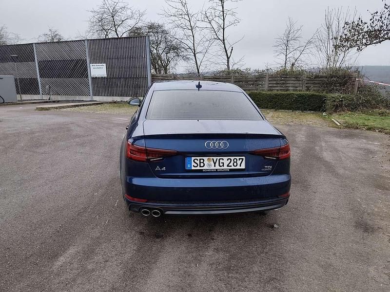 Gebraucht Audi A4 Ambiente 218 PS (160 kW) 2018 Blau Limousine