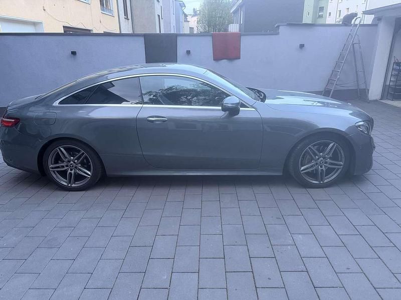 Gebraucht Mercedes E220 194 PS (142 kW) 2017 Grau Coupé
