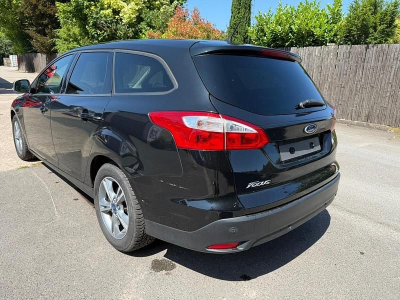 Gebraucht Ford Focus 125 PS (91 kW) 2014 Schwarz Kombi