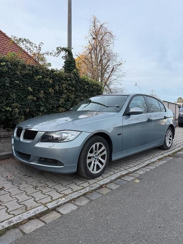 Gebraucht BMW 318 129 PS (94 kW) 2006 Silber Limousine