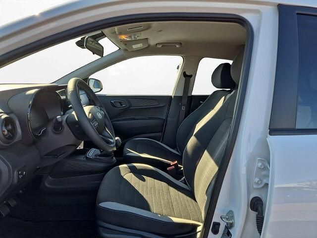 Gebraucht Hyundai i10 Select 67 PS (49 kW) 2023 Weiß Kleinwagen