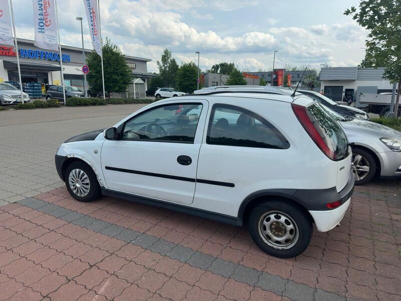 Weiß Gebraucht 2002 Opel Corsa Kleinwagen | 700 € (Guter Preis) - Bild 1/4