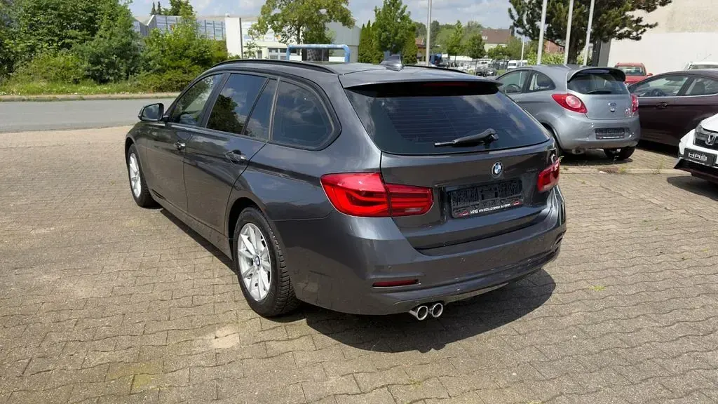 Gebraucht BMW 320 Advantage 190 PS (139 kW) 2015 Grau Kombi