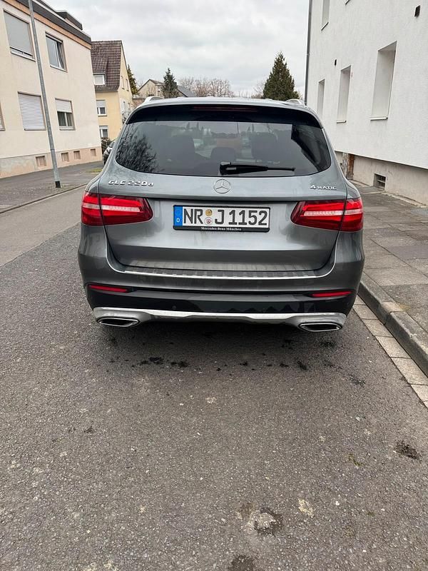 Gebraucht Mercedes GLC220 170 PS (125 kW) 2016 Silber SUV