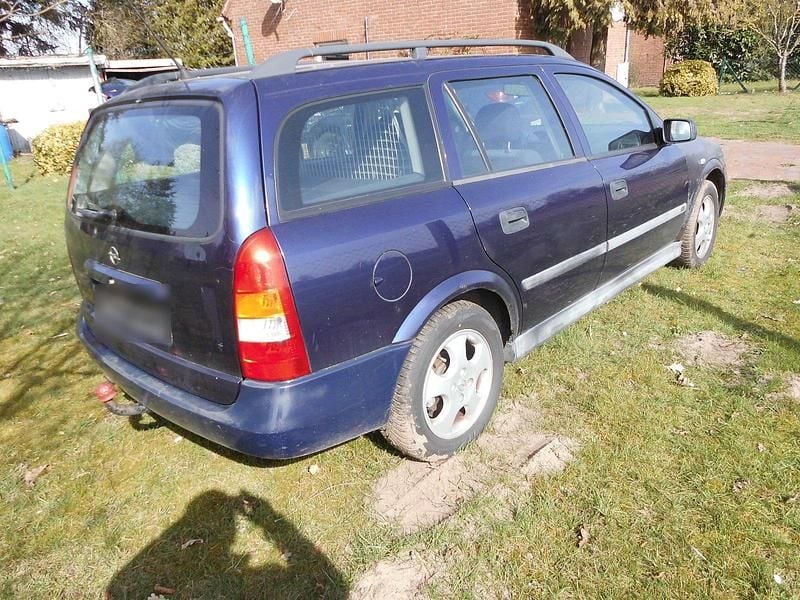 Gebraucht Opel Astra 101 PS (74 kW) 2001 Blau Kombi