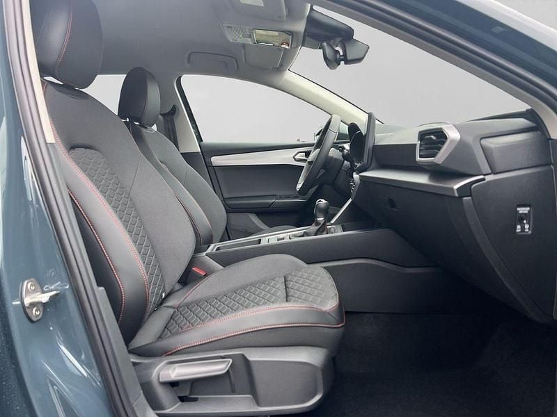 Neu Seat Leon FR 116 PS (85 kW) 2025 Blau Limousine