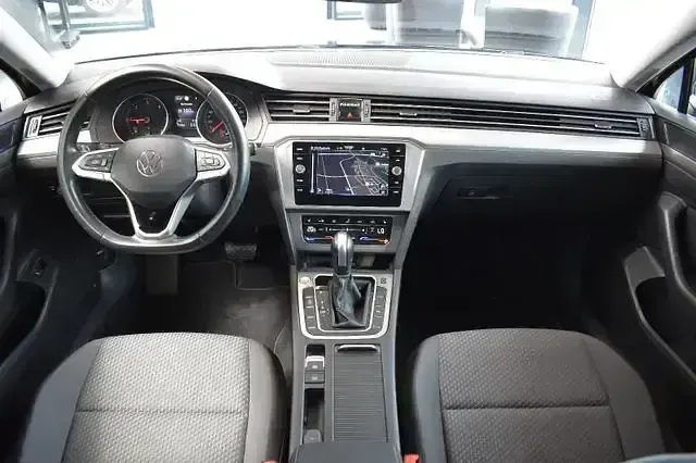 Gebraucht VW Passat 150 PS (110 kW) 2021 Grau Kombi