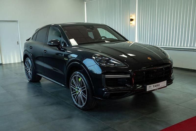 Gebraucht Porsche Cayenne Turbo S 680 PS (500 kW) 2022 Schwarz SUV
