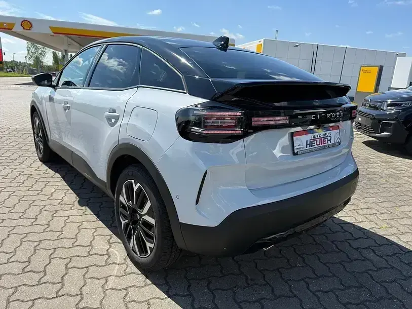 Używany Citroën C4 PureTech 131 KM (96 kW) 2025 Biały Sedan/Limuzyna