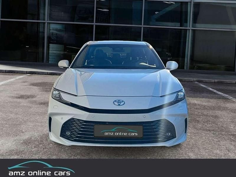 Neu Toyota Camry 218 PS (160 kW) 2026 Weiß Limousine