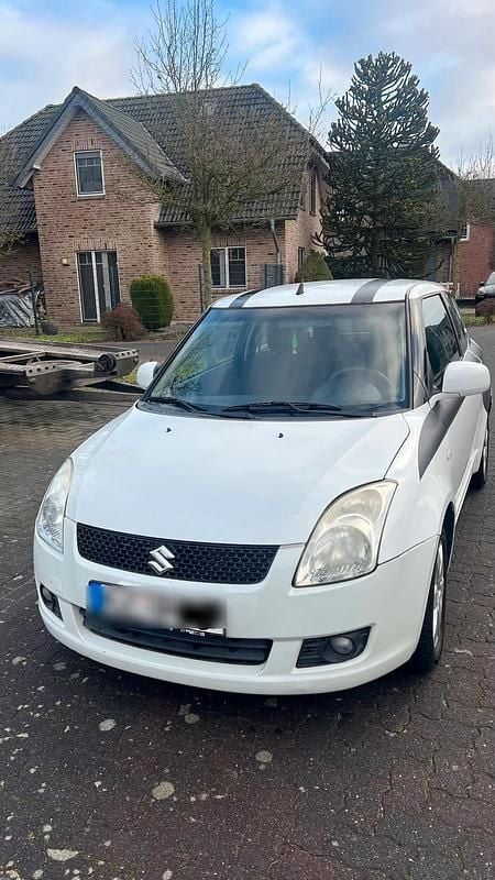 Gebraucht Suzuki Swift 67 PS (49 kW) 2010 Weiß Kleinwagen