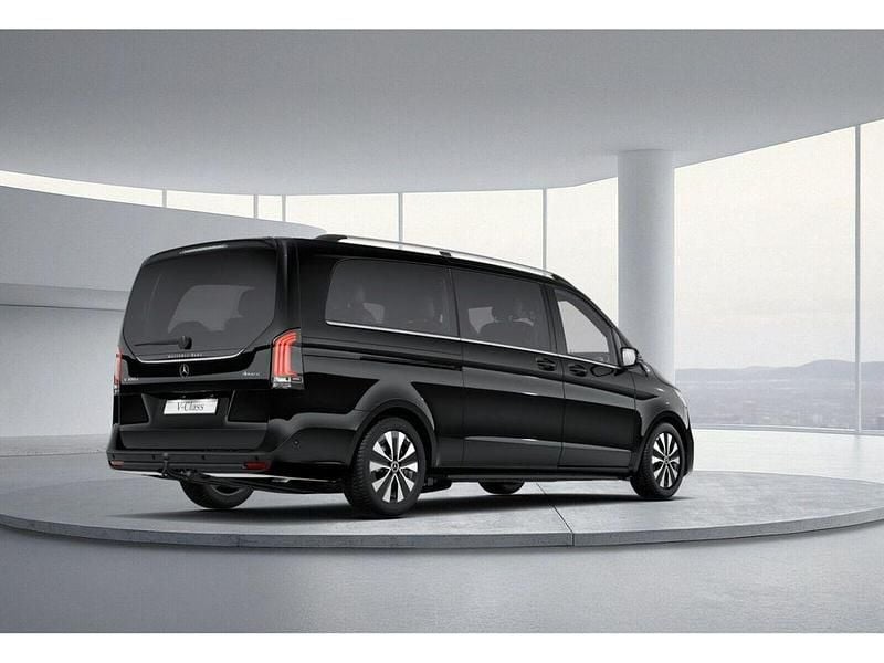 Schwarz Gebraucht 2024 Mercedes V300 Avantgarde Van / Kleinbus | 78.900 € (Guter Preis) - Bild 1/2