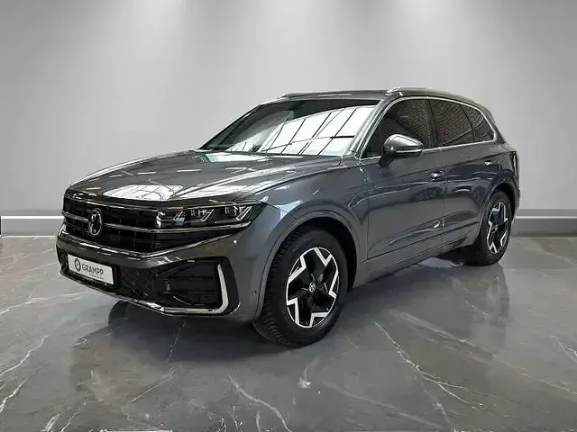 Gebraucht VW Touareg R-line 231 PS (169 kW) 2025 Grau SUV