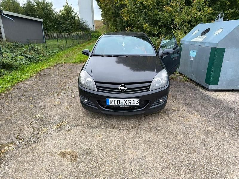 Schwarz Gebraucht 2005 Opel Astra Coupé | 2.300 € (Fairer Preis) - Bild 1/4