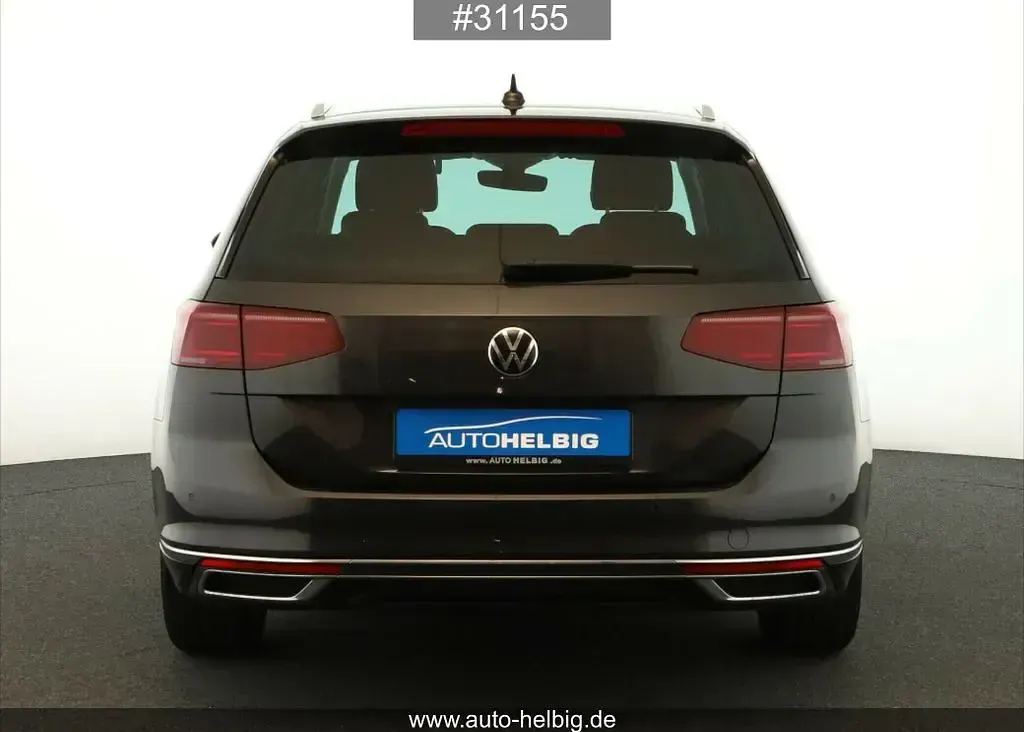 Gebraucht VW Passat Elegance 150 PS (110 kW) 2024 Grau Kombi