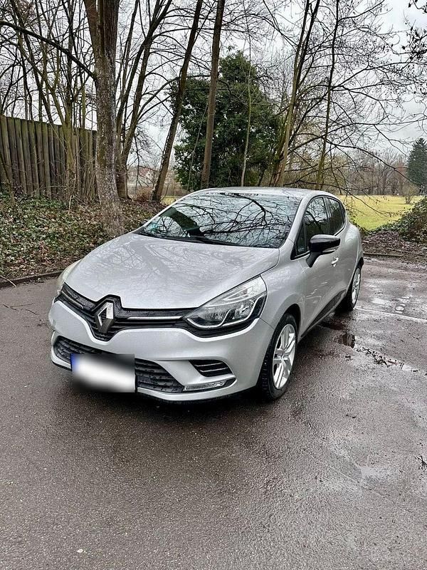 Gebraucht Renault Clio IV LIMITED 90 PS (66 kW) 2016 Silber Kleinwagen