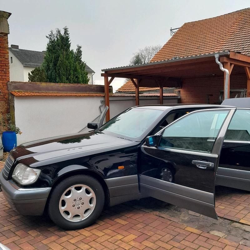 Schwarz Gebraucht 1994 Mercedes S280 Limousine | 10.950 € - Bild 1/4