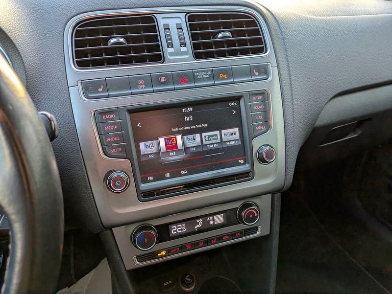 Gebraucht VW Polo LOUNGE 90 PS (66 kW) 2016 Weiß Limousine