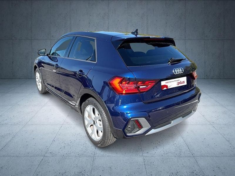 Gebraucht Audi A1 S-Line 116 PS (85 kW) 2024 Navarrablau metallic Kleinwagen