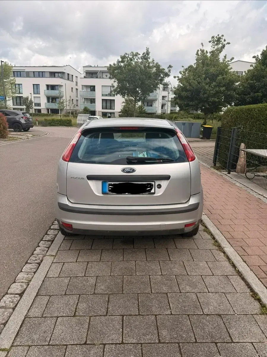 Gebraucht Ford Focus 101 PS (74 kW) 2006 Silber Limousine