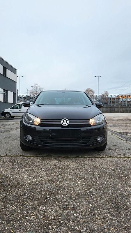 Schwarz Gebraucht 2011 VW Golf Style Kombi | 4.900 € (Etwas zu teuer) - Bild 1/4