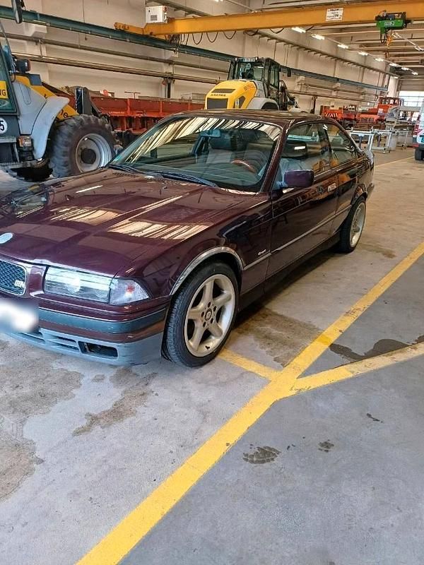 Używany BMW 320 150 KM (110 kW) 1993 Purpurowy Coupe