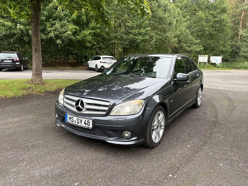 Grau Gebraucht 2010 Mercedes C220 AMG Limousine | 8.450 € (Fairer Preis) - Bild 1/4