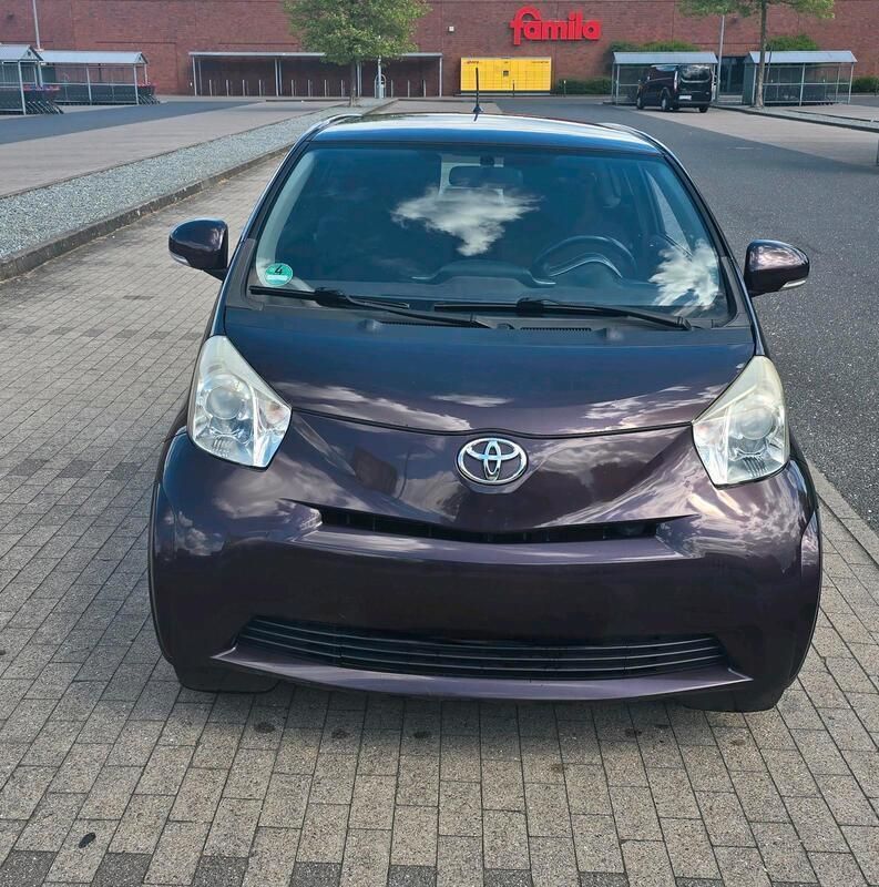 Violet Gebraucht 2009 Toyota iQ Kleinwagen | 3.600 € (Guter Preis) - Bild 1/4