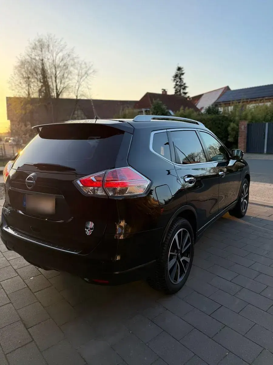 Gebraucht Nissan X-Trail N-Connecta 163 PS (119 kW) 2016 Schwarz SUV