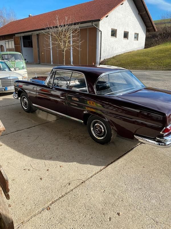 Gebraucht Mercedes W111 150 PS (110 kW) 1966 Violet Coupé