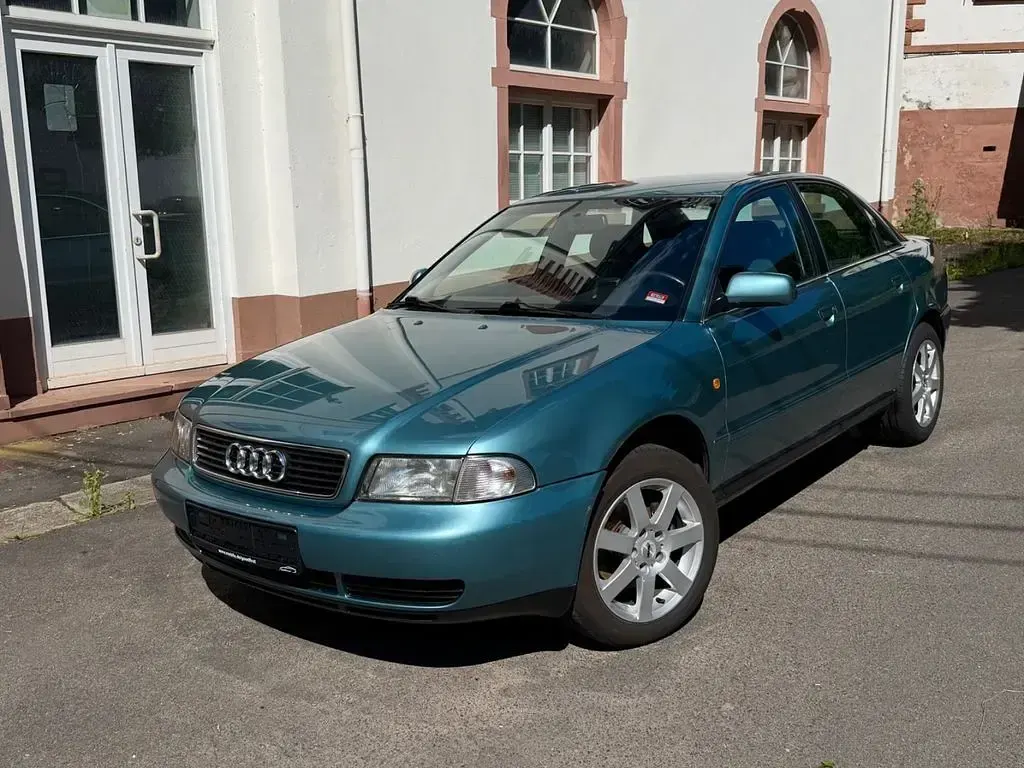 Gebraucht Audi A4 Basis 165 PS (121 kW) 1998 Grün Limousine