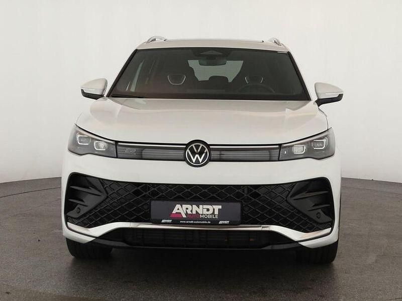 Gebraucht VW Tiguan R-line 193 PS (141 kW) 2025 Pure white SUV