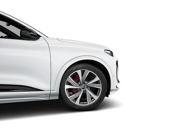 Gebraucht Audi SQ6 e-tron Ambiente 359 kW (489 PS) 2025 Gletscherweiß metallic SUV