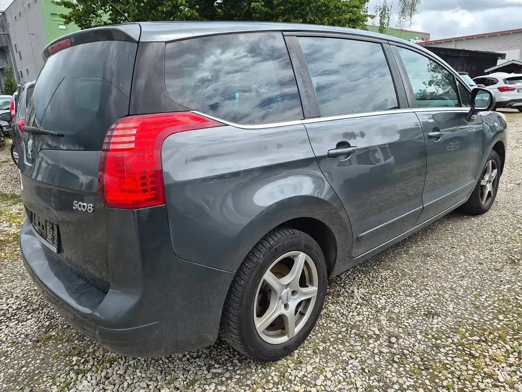 Gebraucht Peugeot 5008 Premium 111 PS (81 kW) 2011 Grau Van / Kleinbus