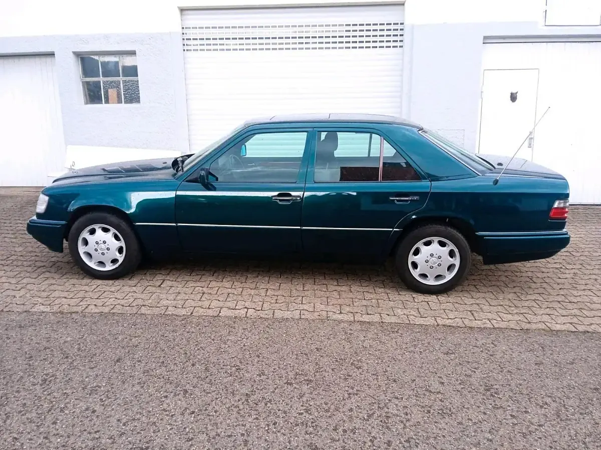 Second-hand Mercedes 200 1995 Verde Berlinǎ