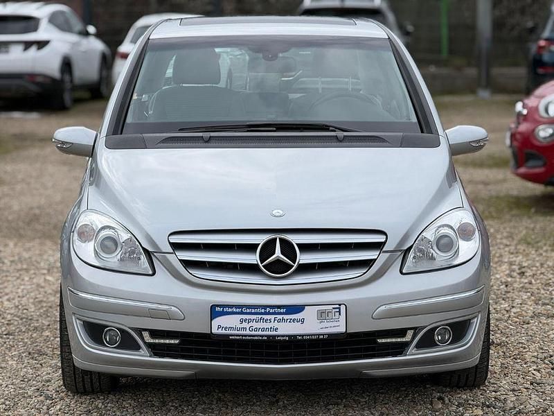 Gebraucht Mercedes B180 109 PS (80 kW) 2008 Silber Van / Kleinbus