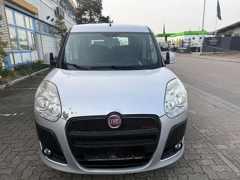Gebraucht Fiat Doblò 135 PS (99 kW) 2010 Silber Van / Kleinbus
