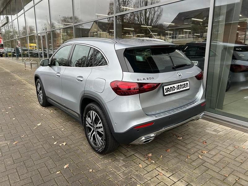 Gebraucht Mercedes GLA200 Advanced 163 PS (119 kW) 2025 Silber SUV